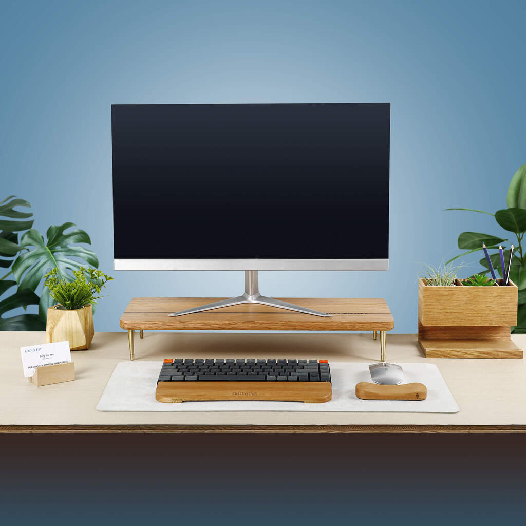 Red Oak Splicing Wood Monitor Stand With USB Ports